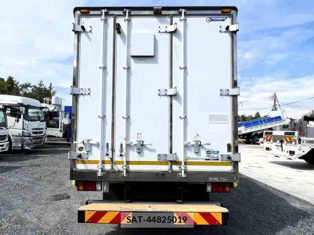 Isuzu ELF TRUCK 2019-05 1742760-3