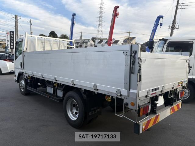 Isuzu ELF TRUCK 2019-05 1742679-3
