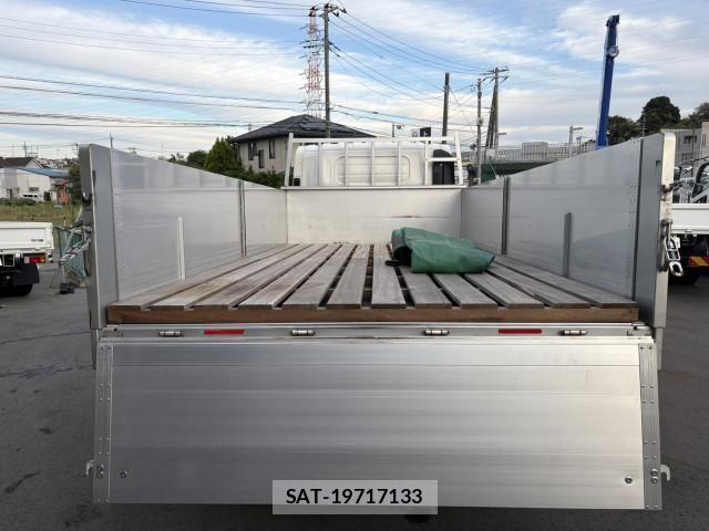 Isuzu ELF TRUCK 2019-05 1742679-8