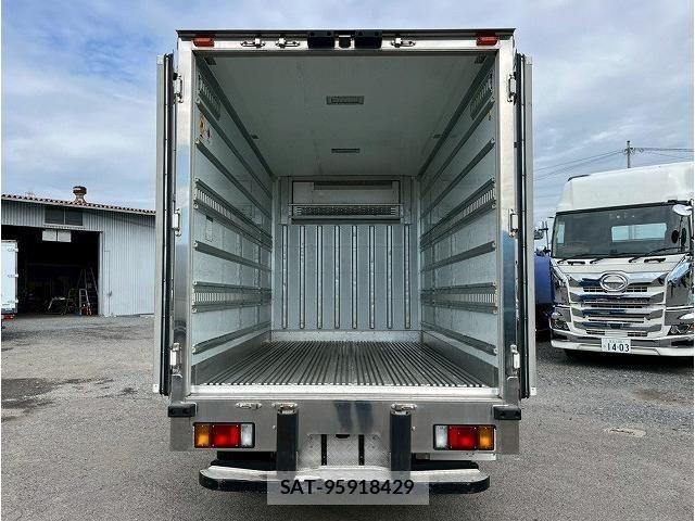 Isuzu ELF TRUCK 2016-10 1742670-9