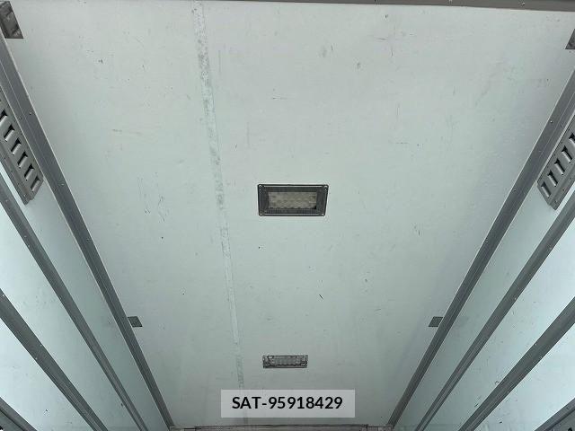 Isuzu ELF TRUCK 2016-10 1742670-10