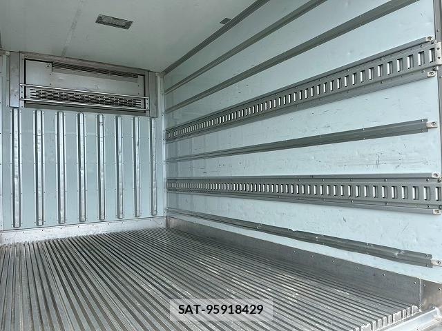 Isuzu ELF TRUCK 2016-10 1742670-13