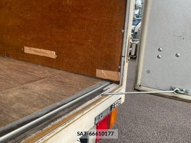 Isuzu ELF TRUCK 2018-12 1742619-13