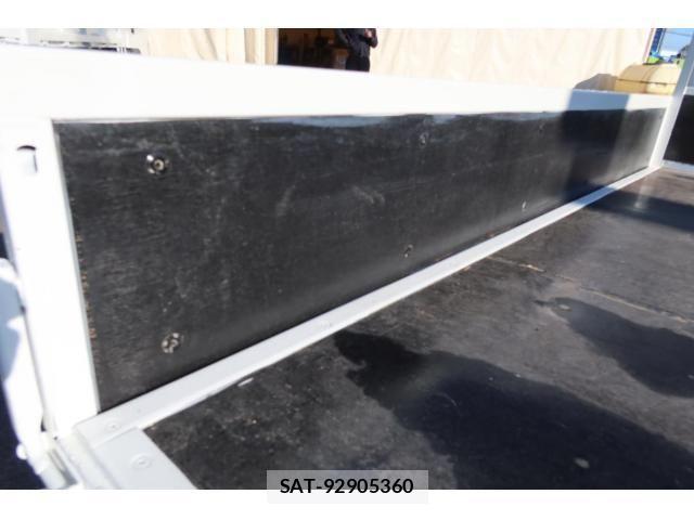 Isuzu ELF TRUCK 2013-09 1824228-9