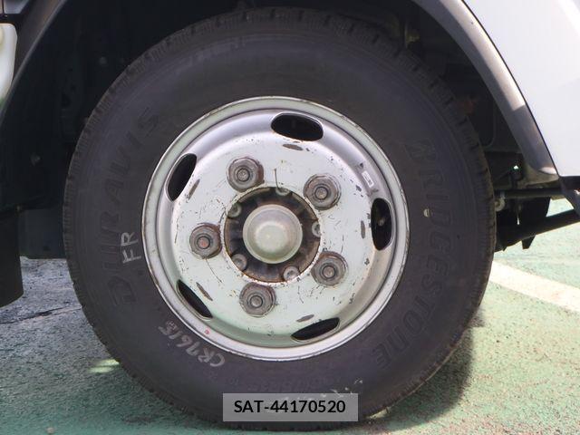 Isuzu ELF TRUCK 2017-12 1824211-12