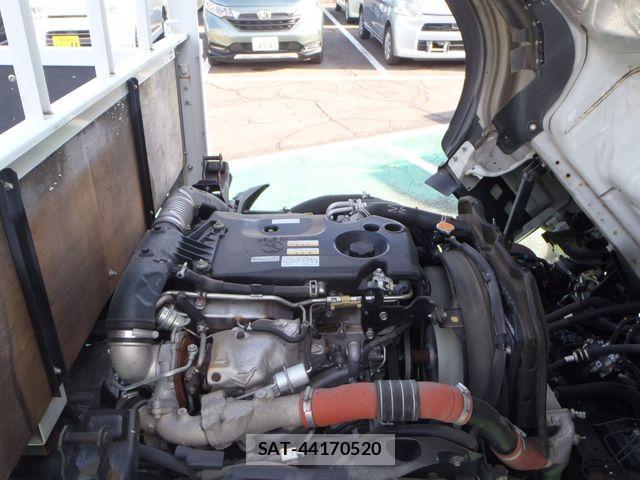 Isuzu ELF TRUCK 2017-12 1824211-24