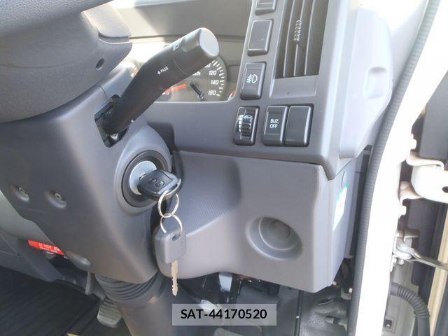 Isuzu ELF TRUCK 2017-12 1824211-5