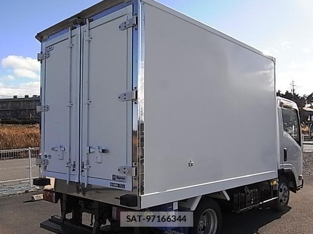 Isuzu ELF TRUCK 2015-12 1824209-3