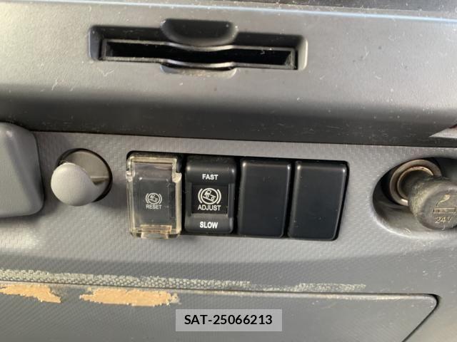 Isuzu ELF TRUCK 2011-11 1903600-21