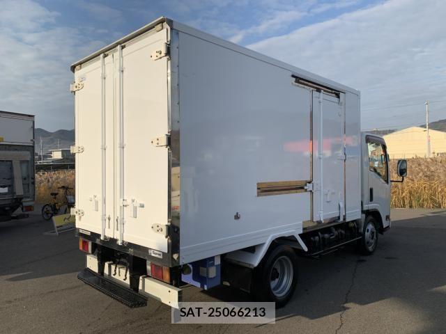 Isuzu ELF TRUCK 2011-11 1903600-3