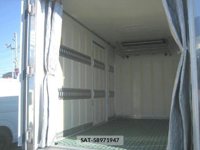 Isuzu ELF TRUCK 2018-07 1931701-5