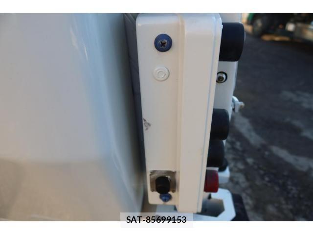 Isuzu ELF TRUCK 2012-07 2029452-10