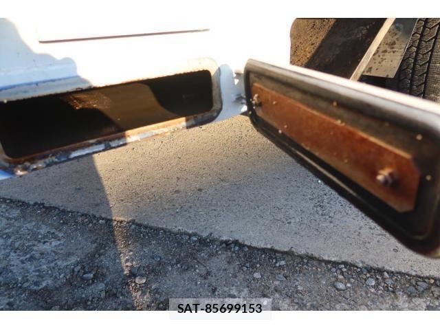 Isuzu ELF TRUCK 2012-07 2029452-11