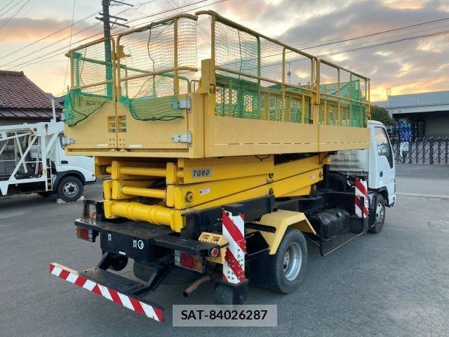 Isuzu ELF TRUCK 2005-06 2348075-3
