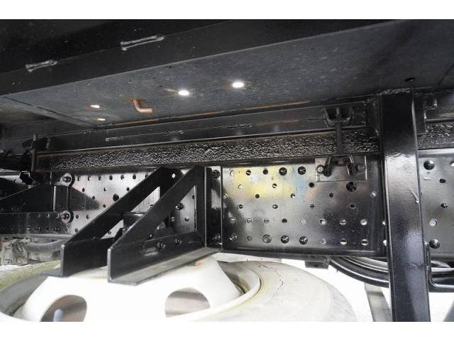 Isuzu ELF TRUCK 2013-11 2385716-12