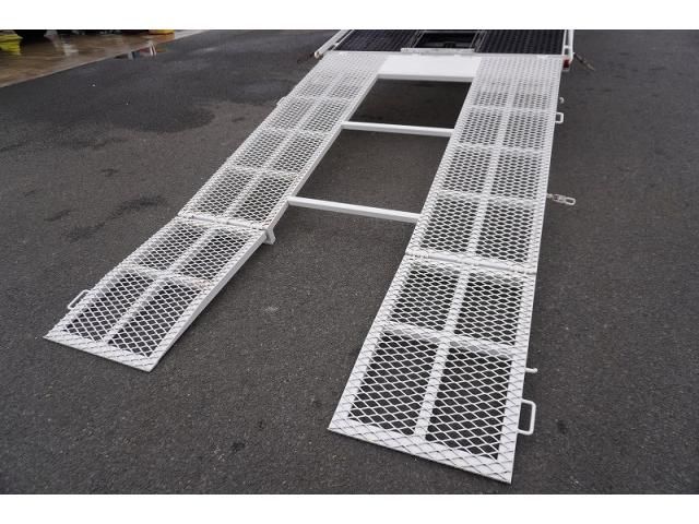 Isuzu ELF TRUCK 2013-11 2385716-18