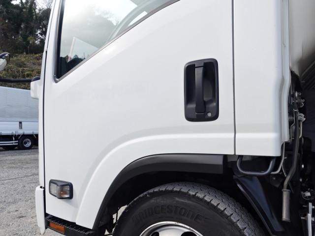Isuzu ELF TRUCK 2016-01 2385805-12