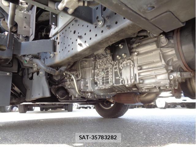 Isuzu ELF TRUCK 2020-10 2664002-11