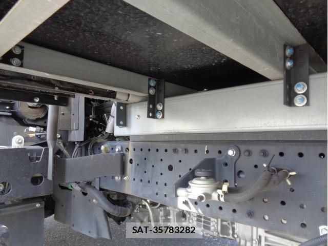 Isuzu ELF TRUCK 2020-10 2664002-16