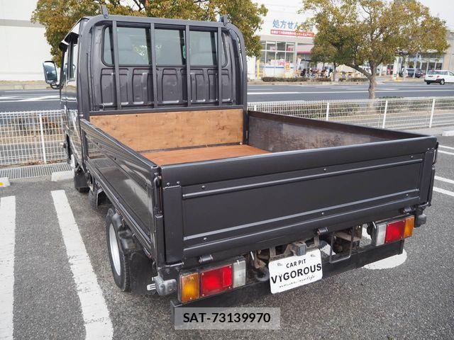 Isuzu ELF TRUCK 2010-03 3372562-25
