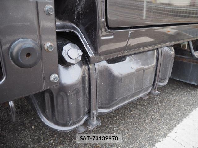 Isuzu ELF TRUCK 2010-03 3372562-27