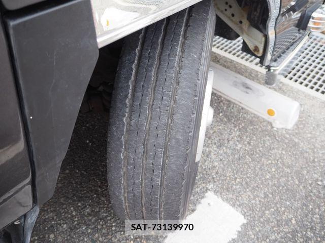 Isuzu ELF TRUCK 2010-03 3372562-28