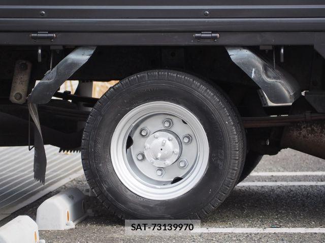 Isuzu ELF TRUCK 2010-03 3372562-6