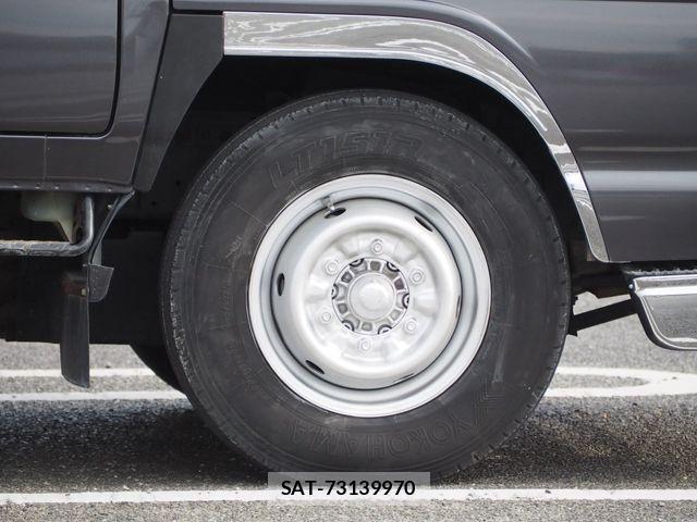 Isuzu ELF TRUCK 2010-03 3372562-7