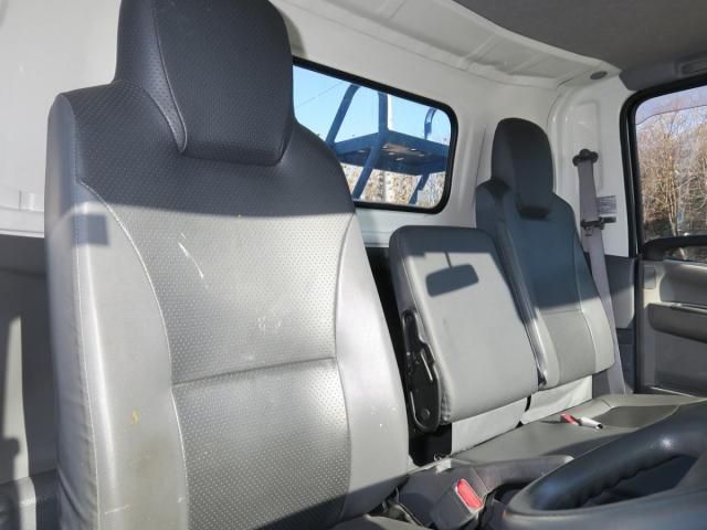 Isuzu ELF TRUCK 2012-08 3356741-29
