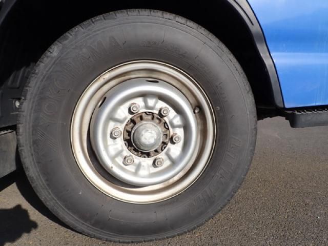 Isuzu ELF TRUCK 2015-03 3356749-11