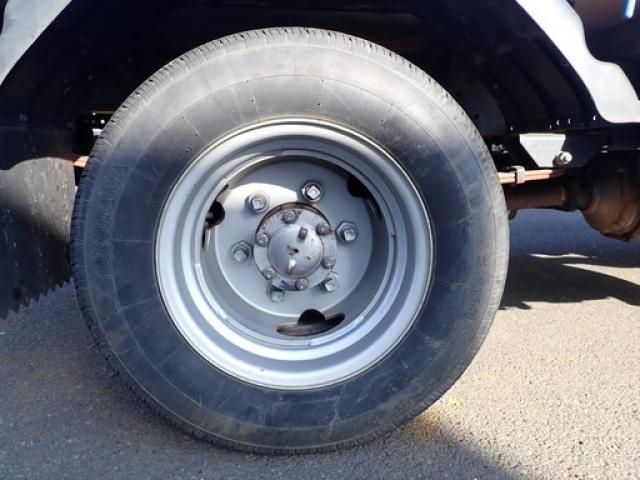 Isuzu ELF TRUCK 2015-03 3356749-12