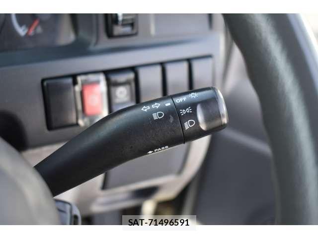 Isuzu ELF TRUCK 2012-01 3414052-15