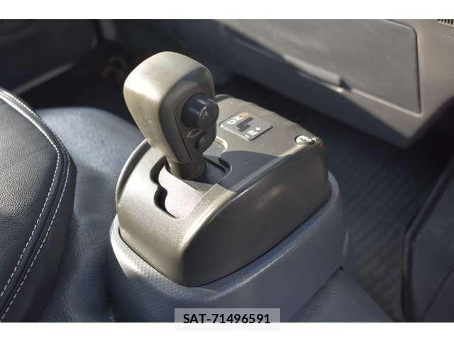 Isuzu ELF TRUCK 2012-01 3414052-6