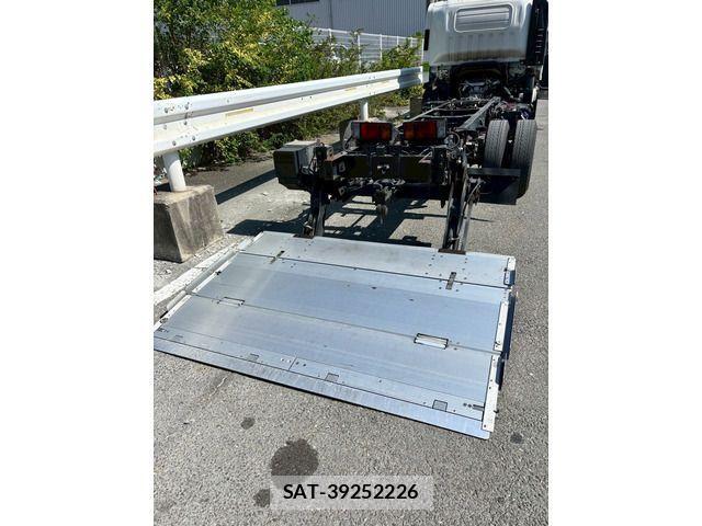 Isuzu ELF TRUCK 2021-03 3668126-11