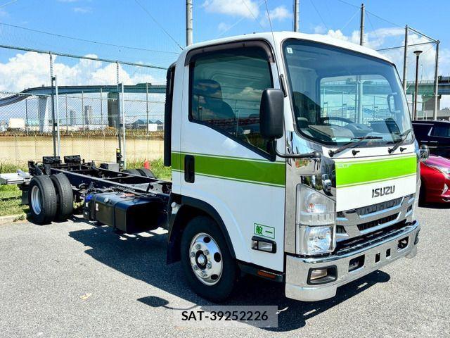 Isuzu ELF TRUCK 2021-03 3668126-2