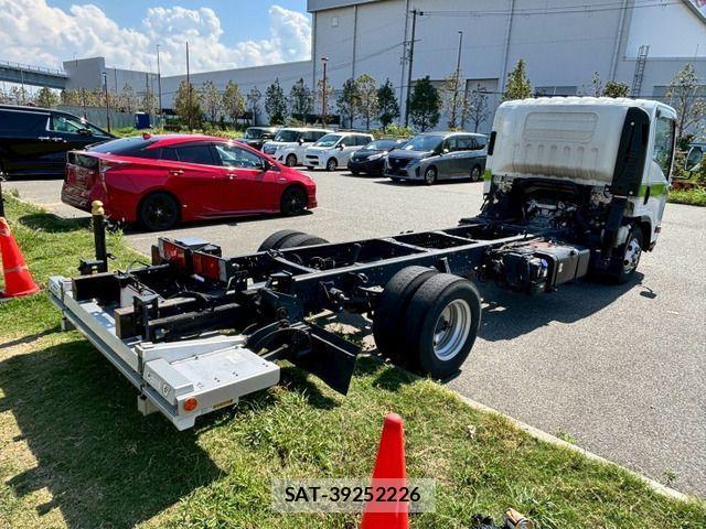 Isuzu ELF TRUCK 2021-03 3668126-4