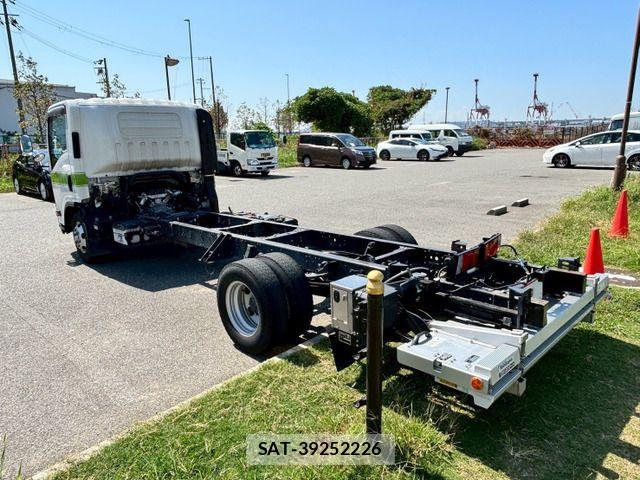 Isuzu ELF TRUCK 2021-03 3668126-6