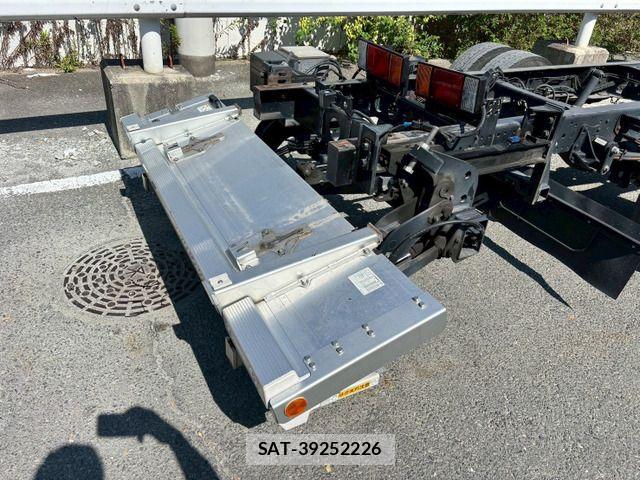 Isuzu ELF TRUCK 2021-03 3668126-8