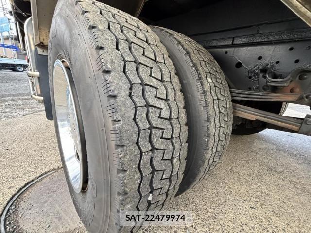 Isuzu ELF TRUCK 2013-10 3668198-26