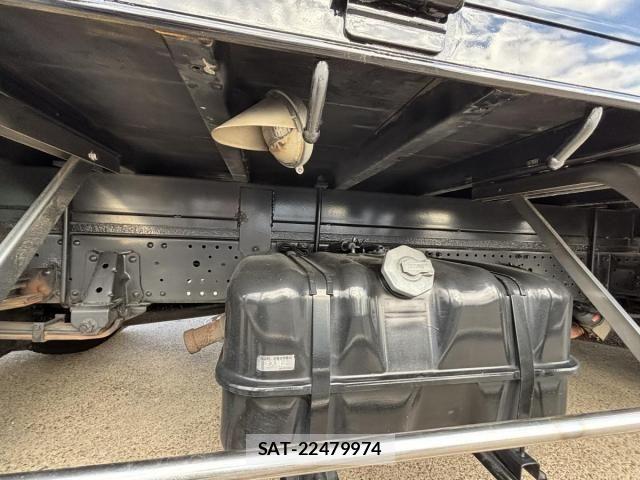 Isuzu ELF TRUCK 2013-10 3668198-27