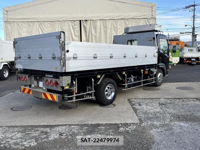 Isuzu ELF TRUCK 2013-10 3668198-4