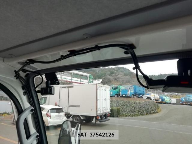Isuzu ELF TRUCK 2014-07 3668147-29