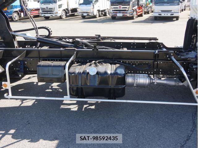 Isuzu ELF TRUCK 2019-04 3668056-18