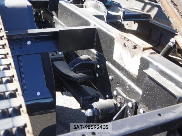 Isuzu ELF TRUCK 2019-04 3668056-8