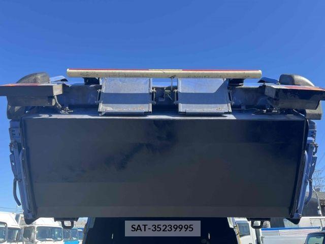 Isuzu ELF TRUCK 2013-07 3714099-17