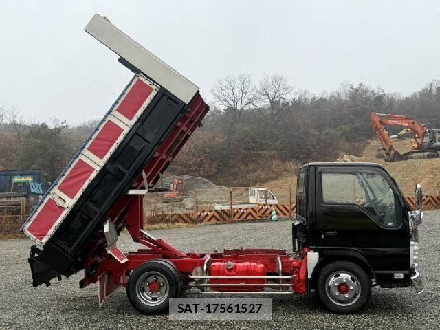 Isuzu ELF TRUCK 2011-10 3714107-21