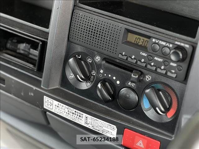 Isuzu ELF TRUCK 2014-03 3714103-11