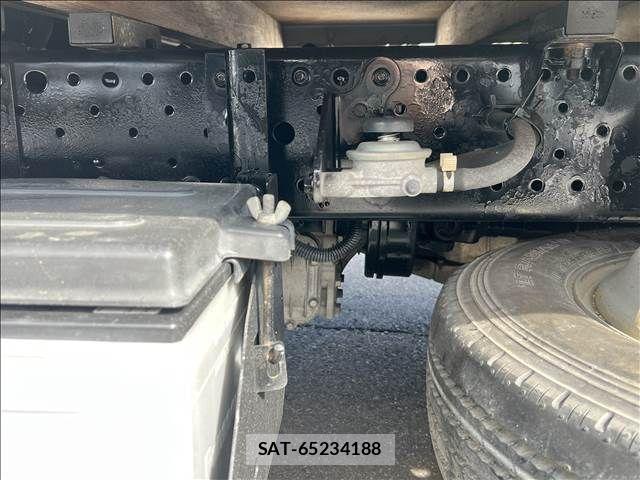 Isuzu ELF TRUCK 2014-03 3714103-17