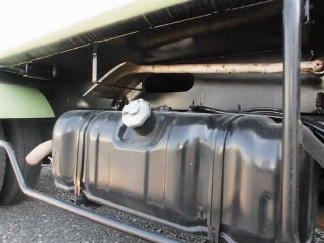 Isuzu ELF TRUCK 2011-03 3758420-18