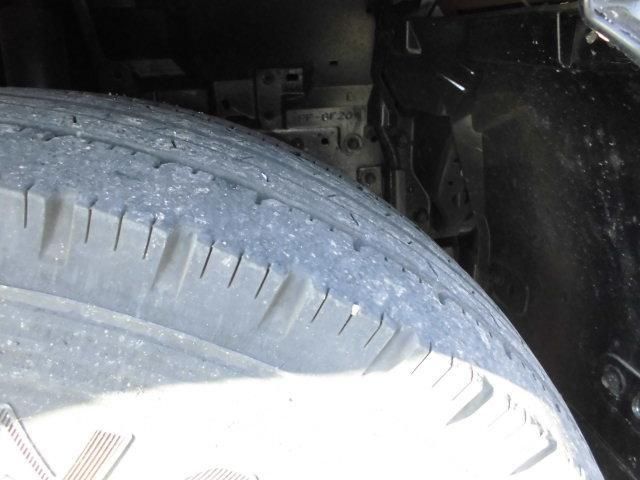 Isuzu ELF TRUCK 2011-03 3758420-22